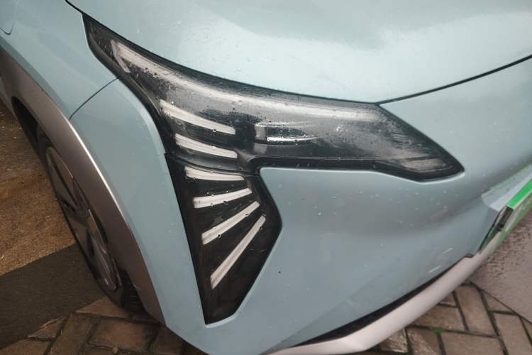 Used AION Y 2022 Plus 70 Enjoy Edition Right Front Headlight