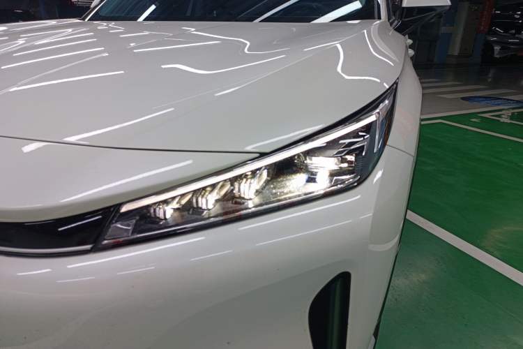 Used Roewe D5X DMH 2024 135 Tech Edition