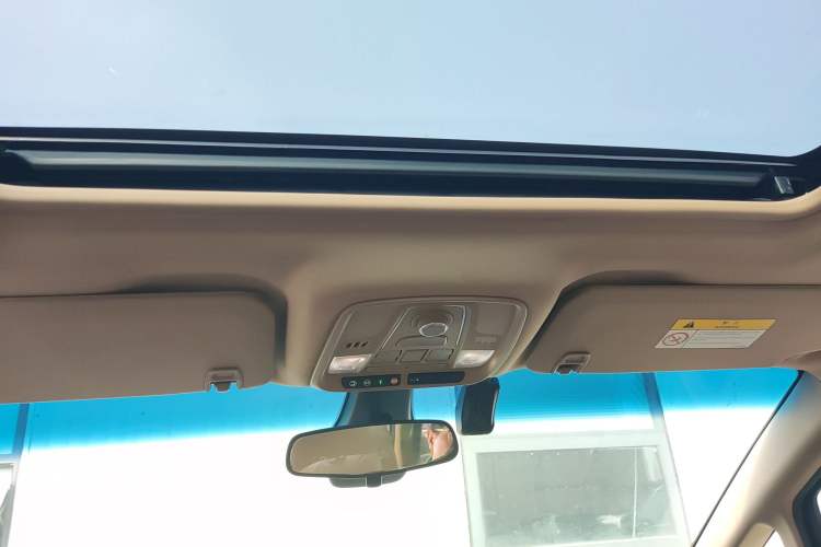 Used Buick GL8 2017 ES 28T Luxury Model China V Standard
