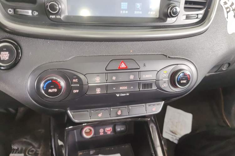 Used Kia Sorento 2015 Sorento L 2.4L Gasoline 4WD Elite Edition 5 Seats China IV Standard
