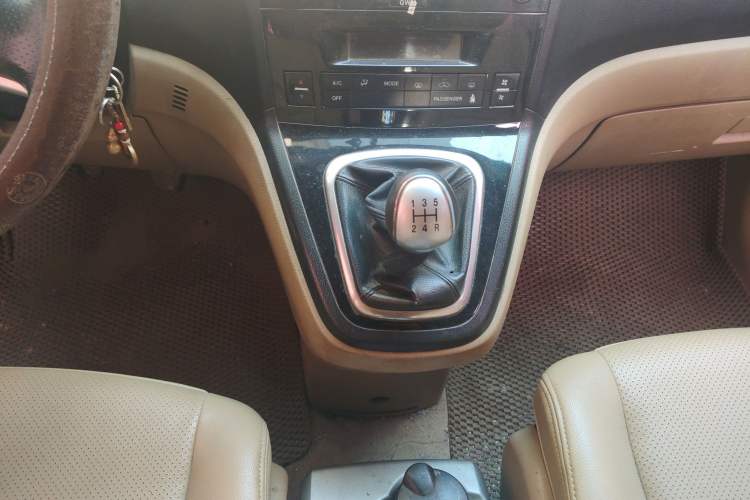 Used Haval H6 2011 2.0L Manual Two-Wheel Drive Elite Version
