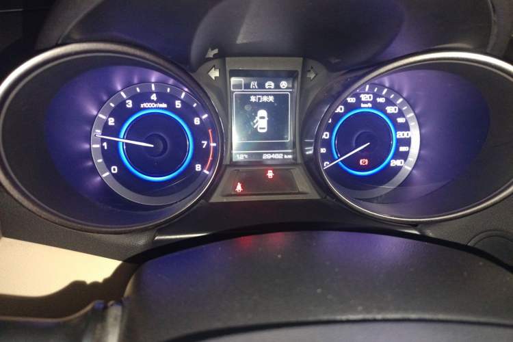 Used Changan Eado 2015 1.6L Manual Luxury Model China IV Standard
