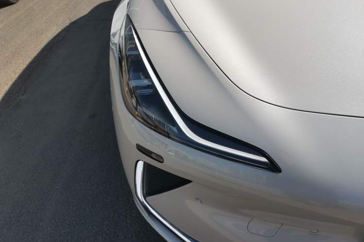 Used IM LS7 2023 90 kWh Elite Rear-Drive Version Right Front Headlight