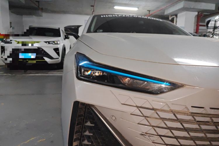 Used CHANGAN UNI-V iDD 2023 ZhiDian iDD 1.5T 113km ZhiKu Model Right Front Headlight