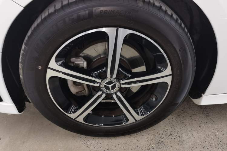 Used Mercedes-Benz A-Class 2022 Revised Version A 200 L Sport Sedan Fashionable Style
