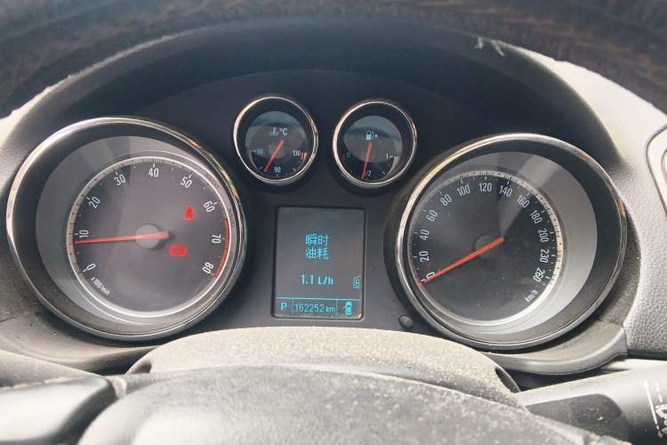 Used Buick Regal 2014 1.6T Fashionable Tech Edition Instrument Cluster