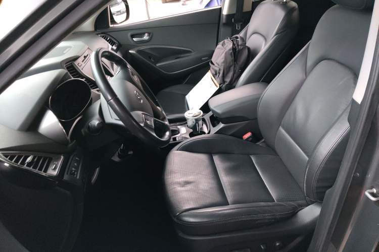 Used Hyundai Santa Fe Classic 2013 3.0L Four-Wheel Drive Luxury Edition 7 Seats Euro IV Left Front Seat