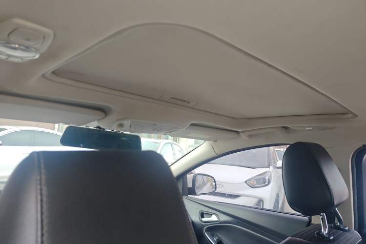 Used Ford Focus 2015 Hatchback 1.6L Automatic Fashion Edition