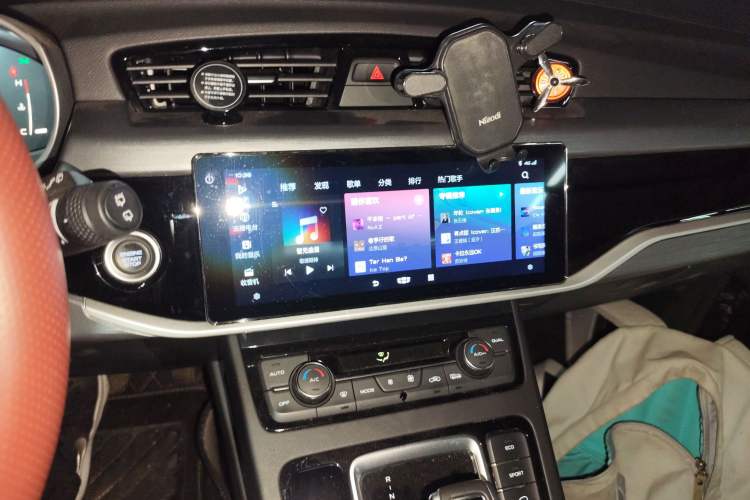 Used Geely Auto Emgrand X7 Sport 2022 1.8TD DCT Zhiya Trim
