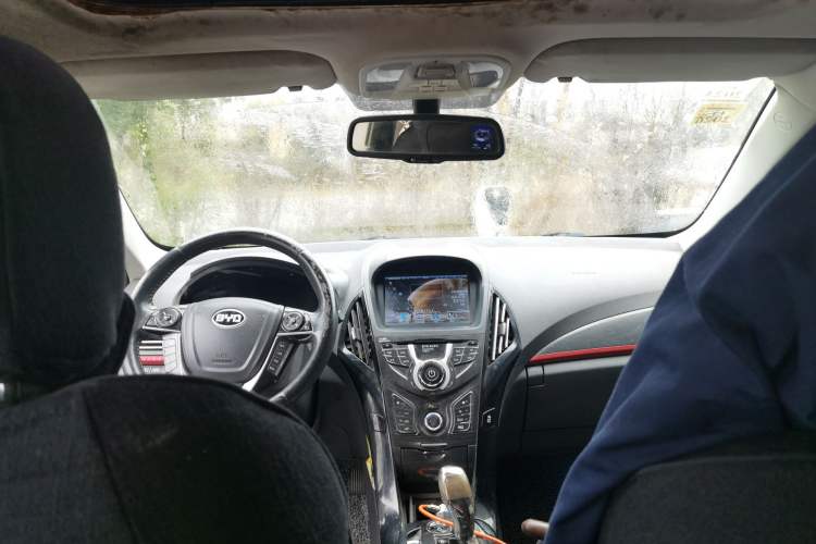 Used BYD Qin New Energy 2014 1.5T Flagship Model
