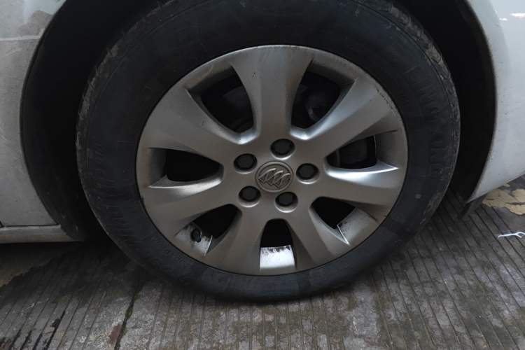 Used Buick Regal 2015 1.6T Leading Technology Model Right Front Wheel Hub