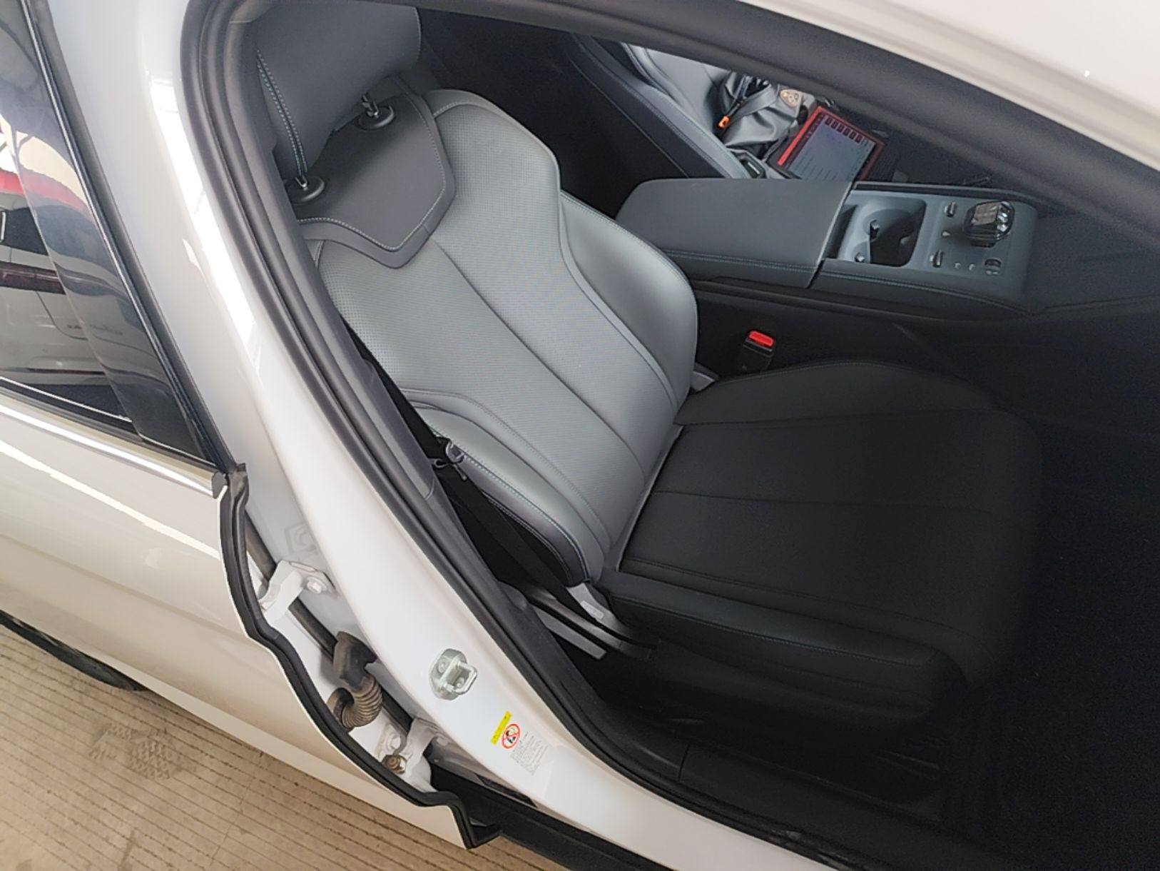 BYD Qin L 2025 DM-i Smart Drive 80KM Leading Model — снимка 19