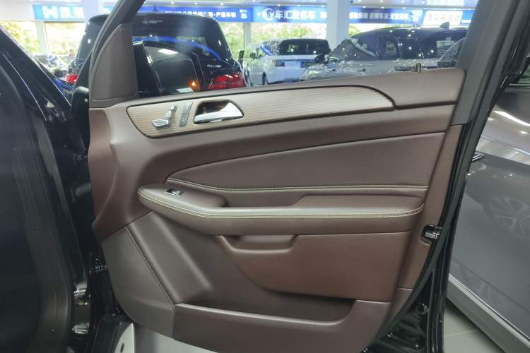 Used Mercedes-Benz GLE 2018 GLE 320 4MATIC Dynamic Edition Collector's Edition Interior 1