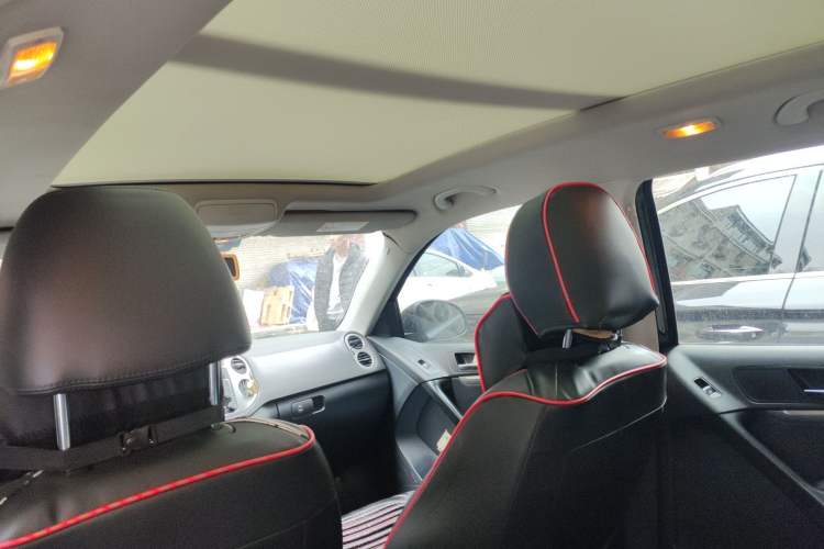 Used Volkswagen Tiguan 2015 1.8TSI Automatic Two-Wheel Drive Luxury Model Headliner