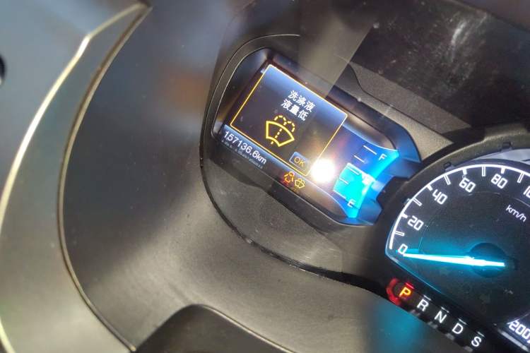 Used Ford Everest 2016 2.0T Gasoline Automatic 4x4 Luxury Edition Odometer Close Up