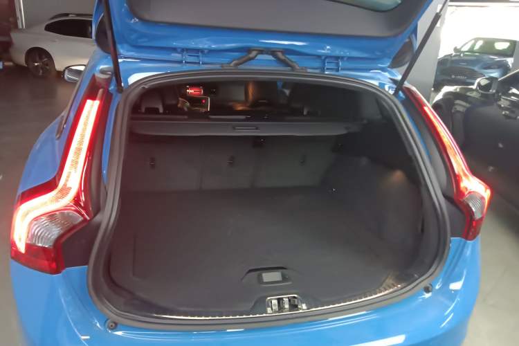 Used Volvo V60 2017 2.0T Polestar