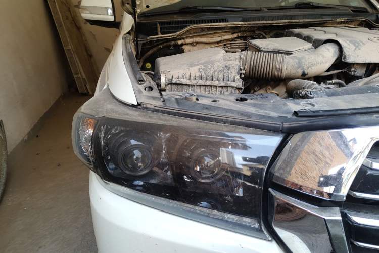 Used Toyota Land Cruiser 2015 4.0L V6 Middle East Low-Trim Version Right Front Headlight