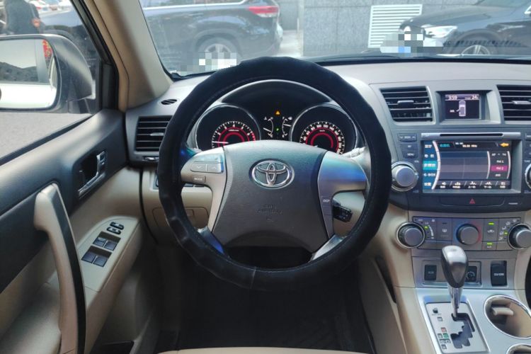 Used Toyota Highlander 2011 2.7L Two-Wheel Drive 5-Seater Sport Edition
