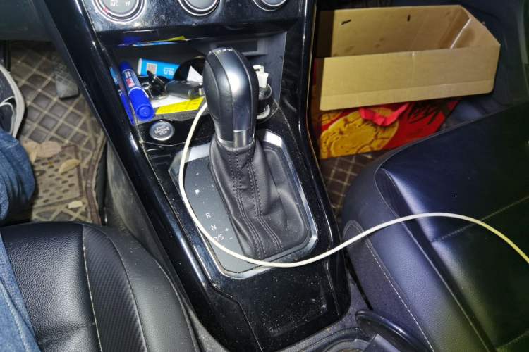 Used Volkswagen T-ROC 2018 280TSI DSG Two-Wheel Drive Comfort Version China VI Standard
