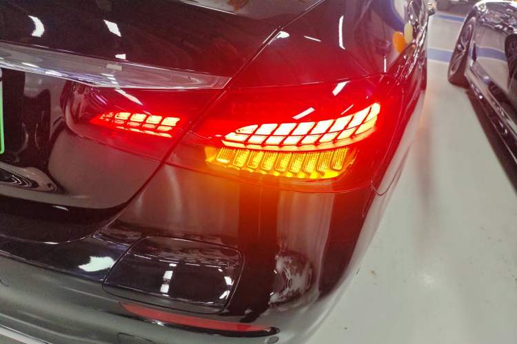 Used Mercedes-Benz E-Class New Energy 2022 Restyled E 350 e L Plug-in Hybrid Sports Sedan