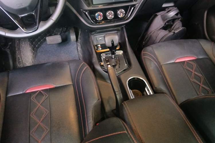 Used Soueast DX3 2018 1.5T CVT Luxury Model Gear Lever