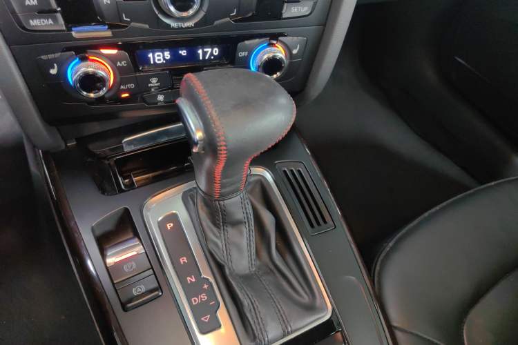 Used Audi A4L 2015 35 TFSI Automatic Comfort Model Gear Lever