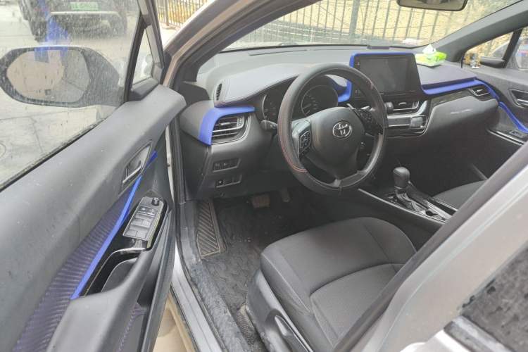 Used Toyota IZOA 2020 2.0L Enjoy Edition Driver Seat