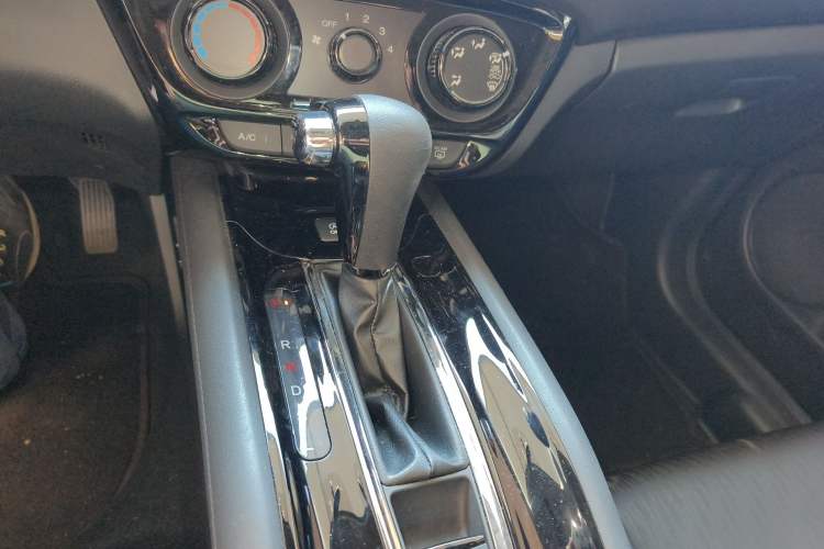 Used Honda Vezel 2022 1.5L CVT Phantom Night Pioneer Edition
