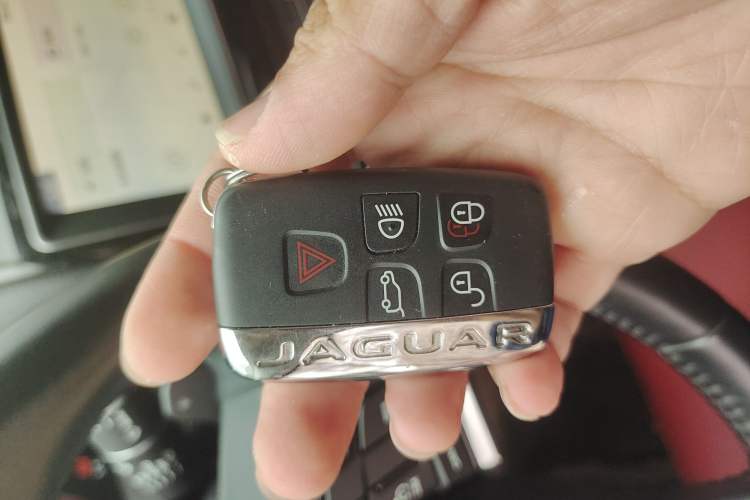 Used Jaguar F-PACE 2018 2.0T Four-Wheel Drive Urban Luxury Edition Vehicle Key