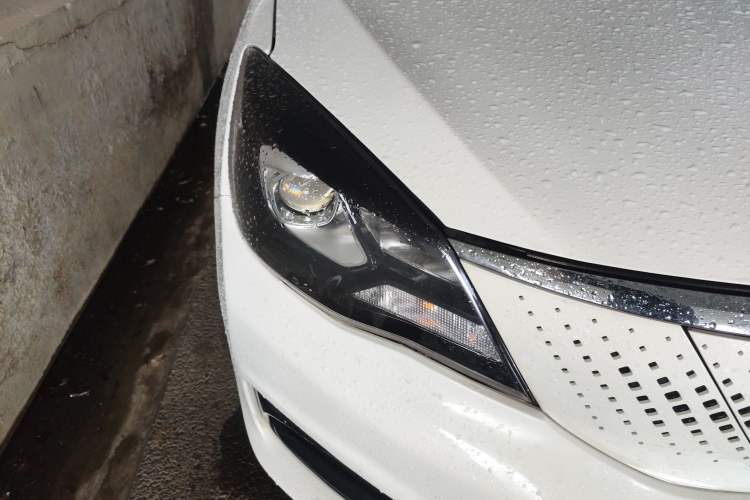 Used Dongfeng Aeolus E70 2023 500 Smart Edition Lithium Iron Phosphate 48.6 kWh 120 kW