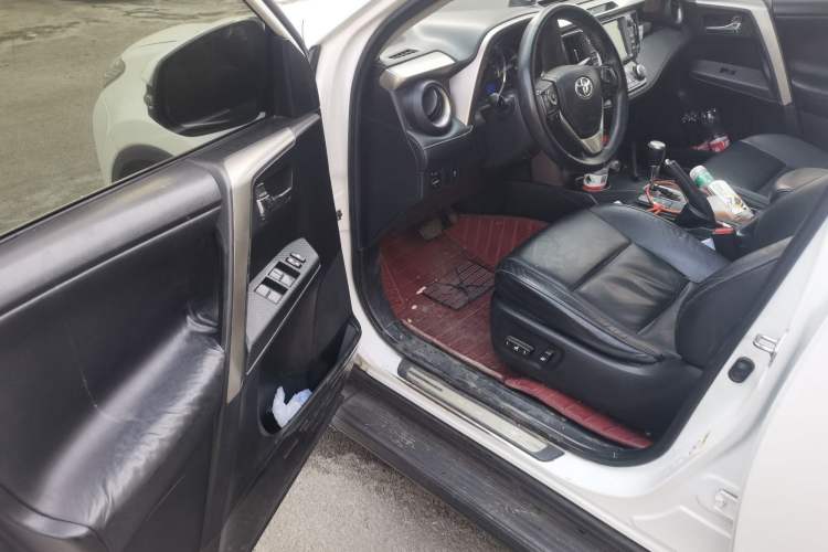 Used Toyota RAV4 2013 2.5L Automatic 4x4 Luxury Edition