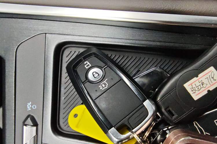 Used Ford Edge 2025 Ford Explorer L 2.0T EcoBoost E-Hybrid Four-Wheel-Drive 7-Seater Supreme Model