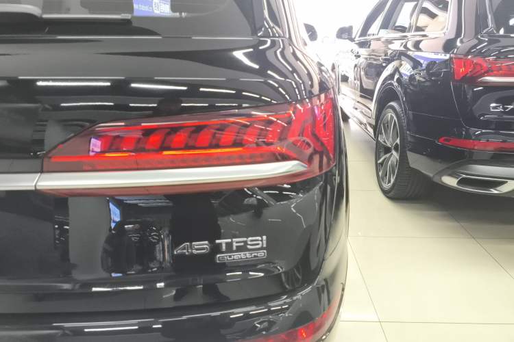 Used Audi Q7 2023 45 TFSI quattro S line Sport model