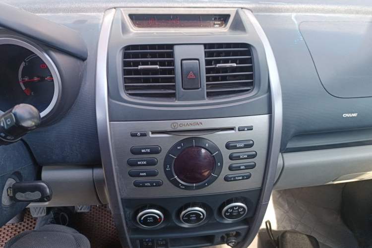 Used CHANGAN CX20 2011 1.3L Manual Sport Edition Audio And AC Panel