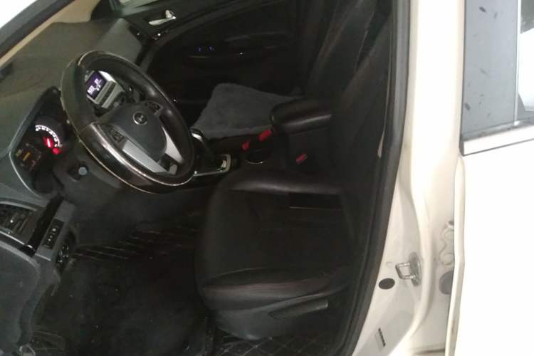 Used BYD e5 2018 Travel Edition Left Front Seat