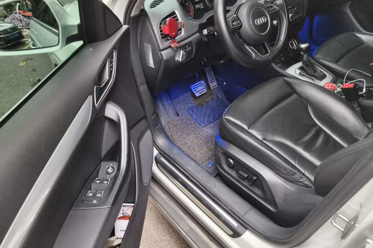 Used Audi Q3 2015 35 TFSI Comfort Model Driver Seat