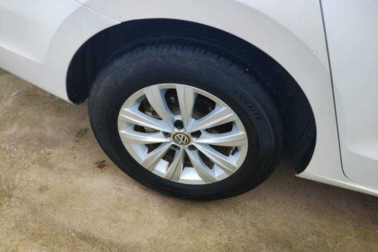 Used Volkswagen Bora 2018 1.5L Automatic Fashion Model Right Rear Wheel Hub