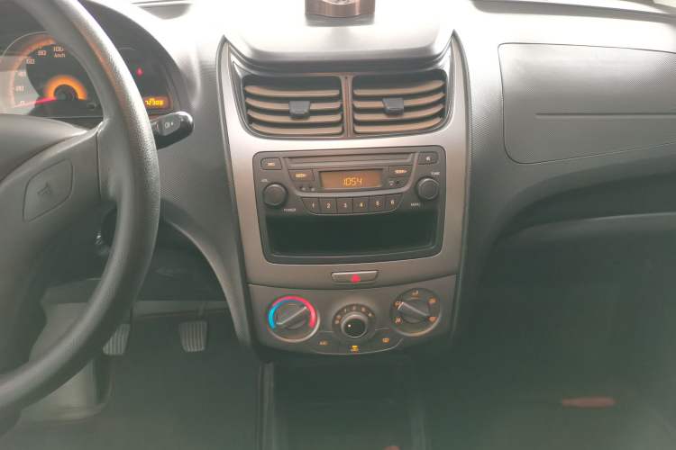 Used Chevrolet Sail 2013 Sedan 1.2L Manual Fashionable Happiness Edition