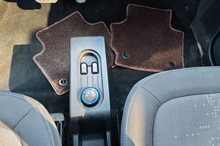 Used Wuling Hongguang MINIEV 2020 Freedom Version Lithium Iron Phosphate Gear Lever