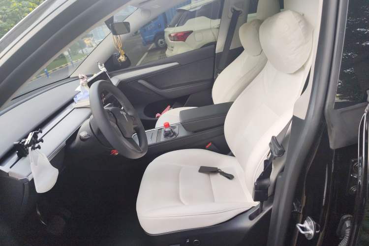 Used Tesla Model Y 2023 Rear-Wheel-Drive Version Left Front Seat