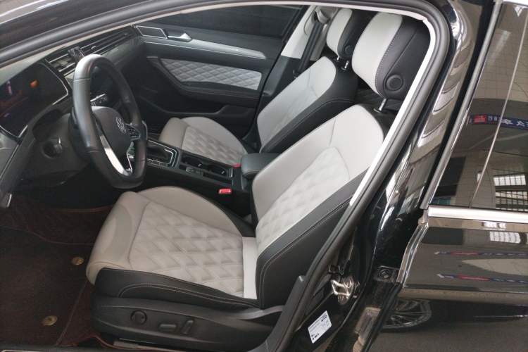 Used Volkswagen Magotan 2023 2 Million Units Limited Edition 330TSI DSG Leading Version Left Front Seat