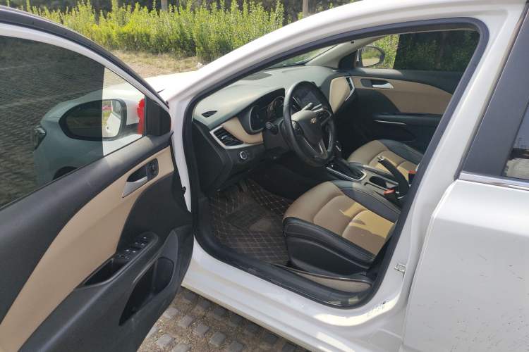 Used Chevrolet Monza 2022 320 Automatic Enjoyment Sunroof Version Driver Seat