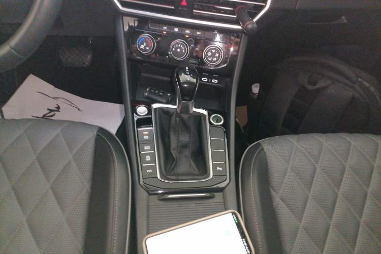 Used Volkswagen Sagitar 2023 280TSI DSG Beyond Lite Edition Gear Lever