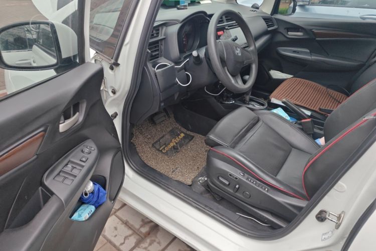 Used Honda Fit 2014 1.5L LX CVT Comfort Model Driver Seat