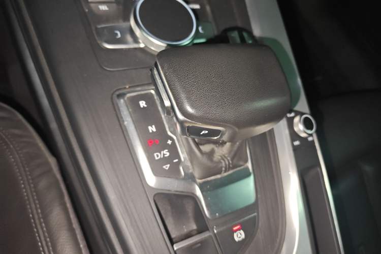 Used Audi A4L 2017 Plus 40 TFSI Sport Model Gear Lever