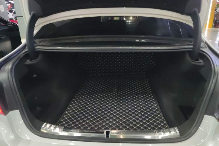 Used BMW 5 Series 2019 530Li Leading Model Luxury Package
