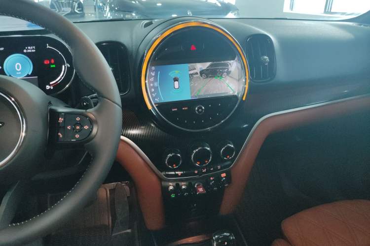 Used MINI Countryman 2023 Second Facelift 2.0T COOPER S ALL4 Connoisseur
