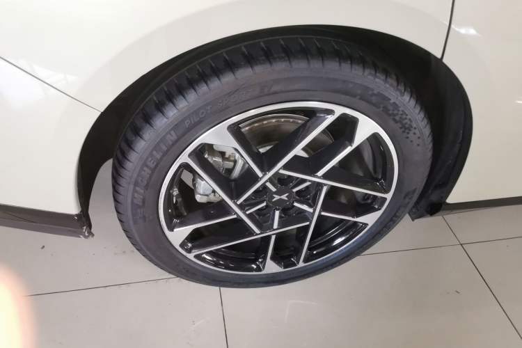 Used XPeng P7+ 2024 Ultra-Long Range Max Right Rear Wheel Hub