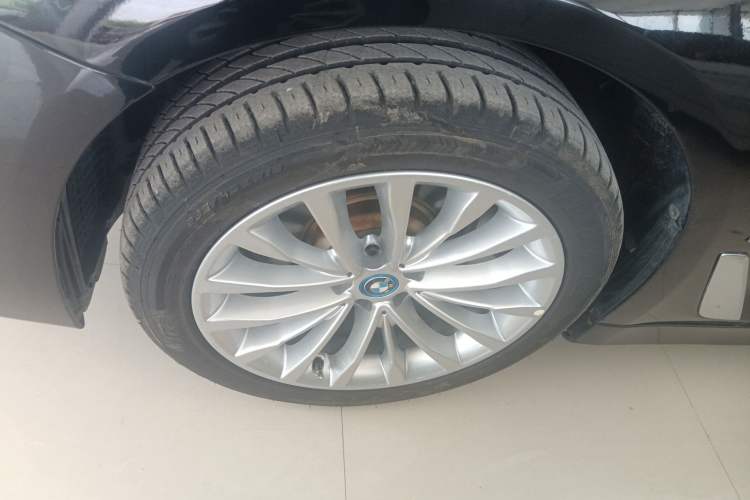 Used BMW 5 Series New Energy 2019 530Le Luxury Package Left Front Wheel Hub