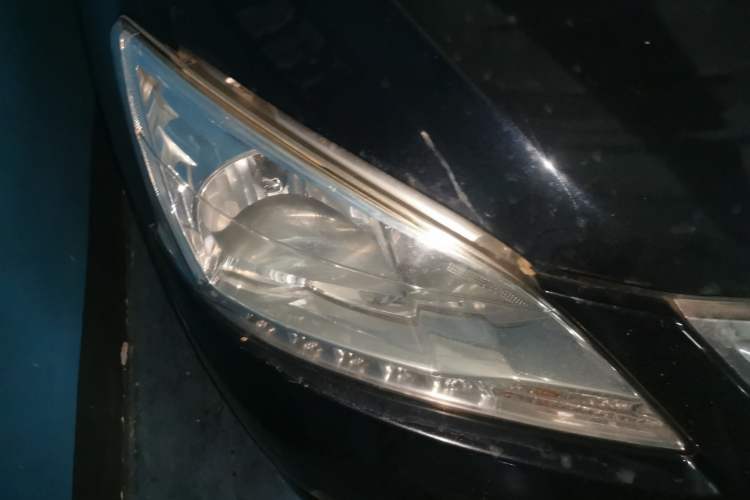 Used Nissan Sylphy 2012 1.6 XL Manual Luxury Edition Right Front Headlight